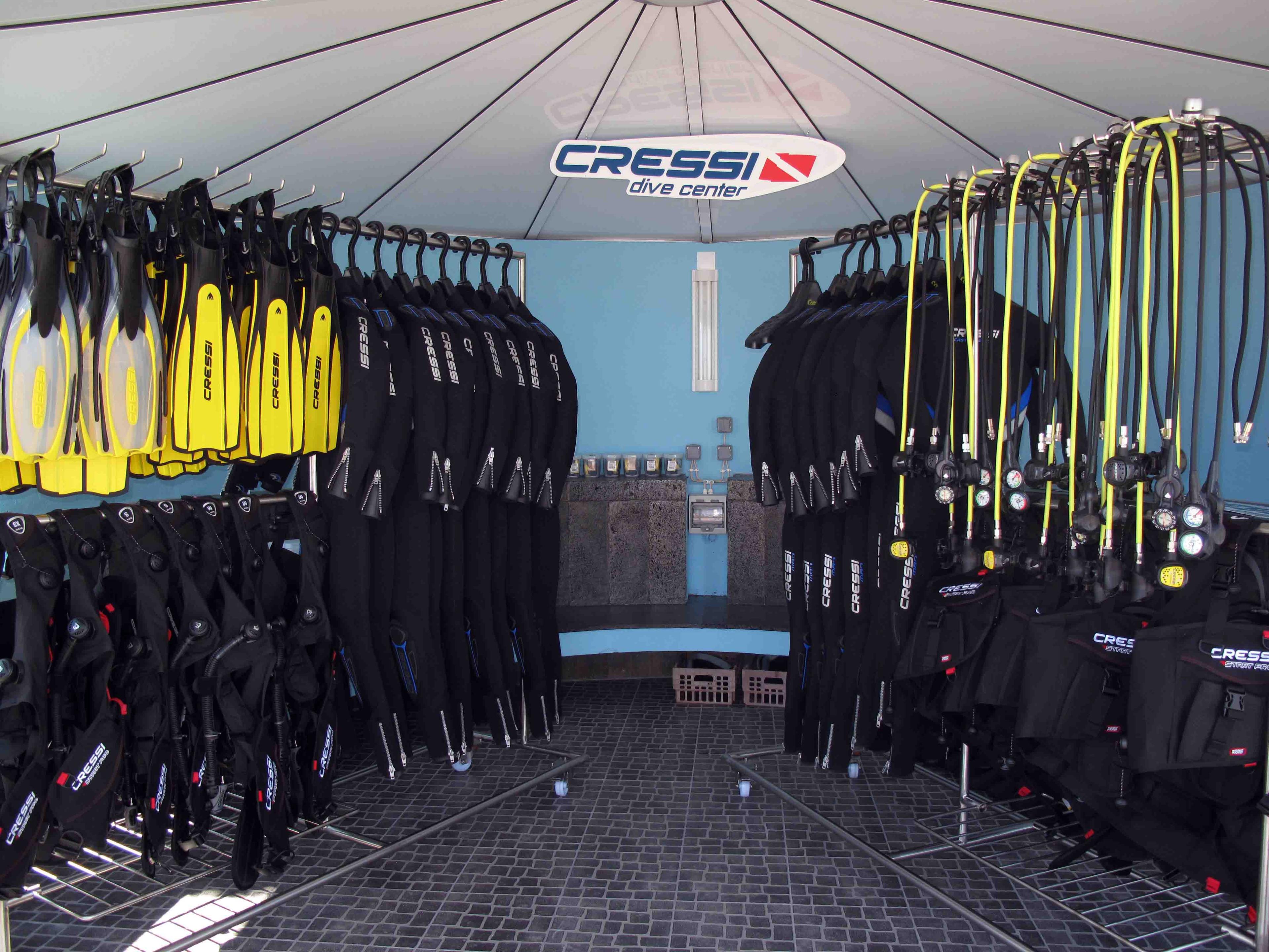 Diving equipment