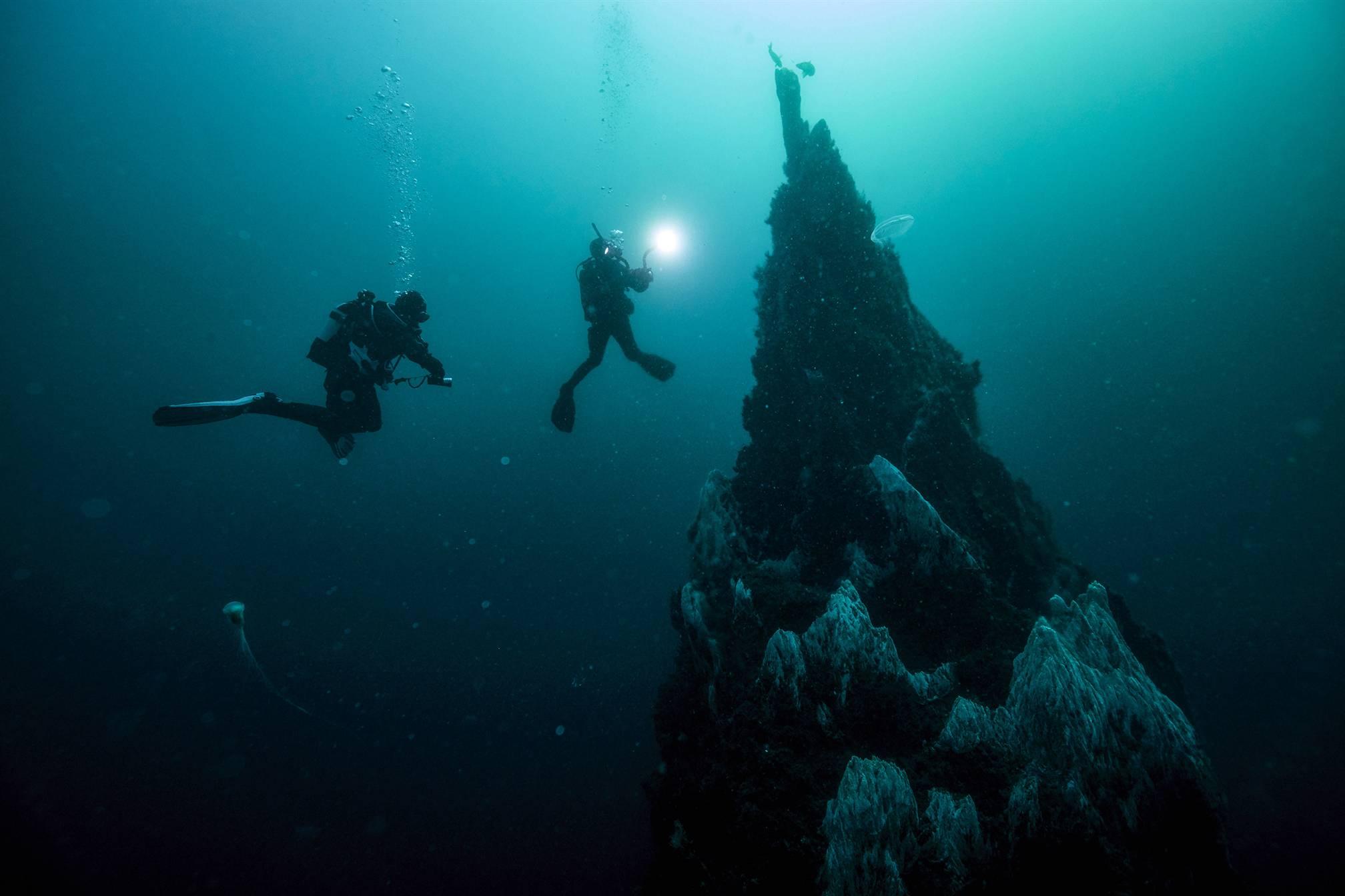 Deep diving diver